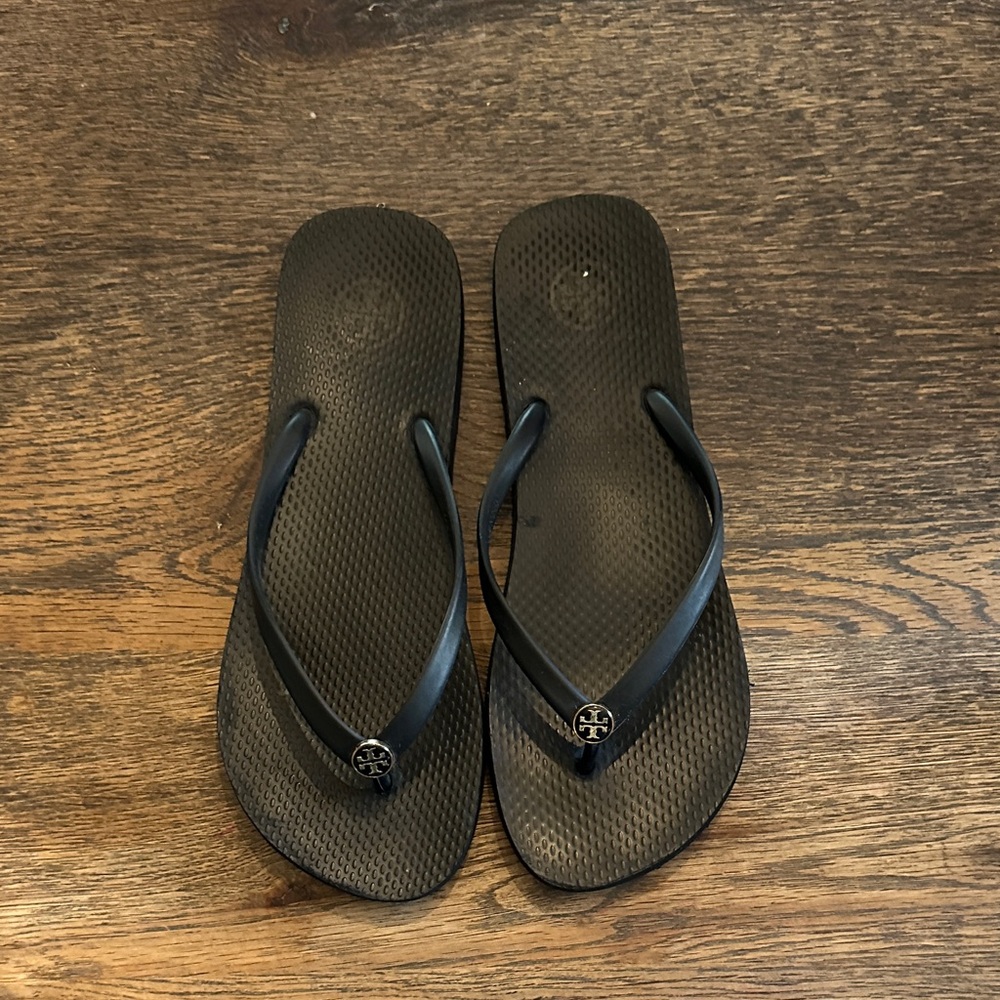 Tory Burch rubber flip flops size 8 black